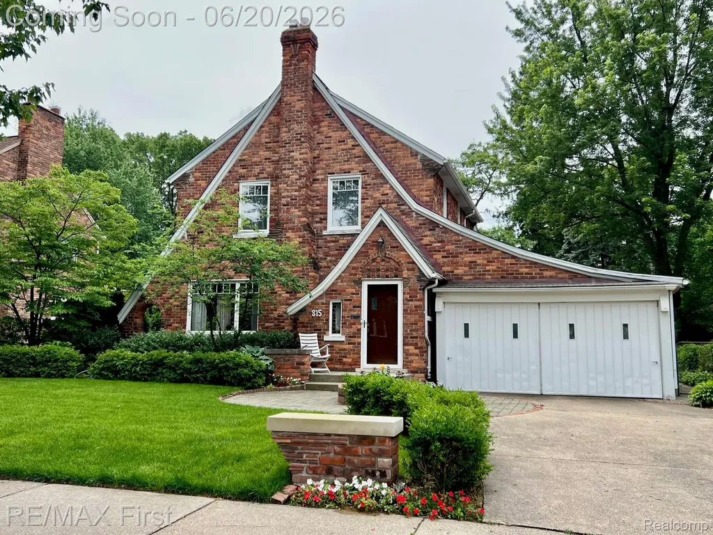 815 Oakridge Ferndale City MI 48220