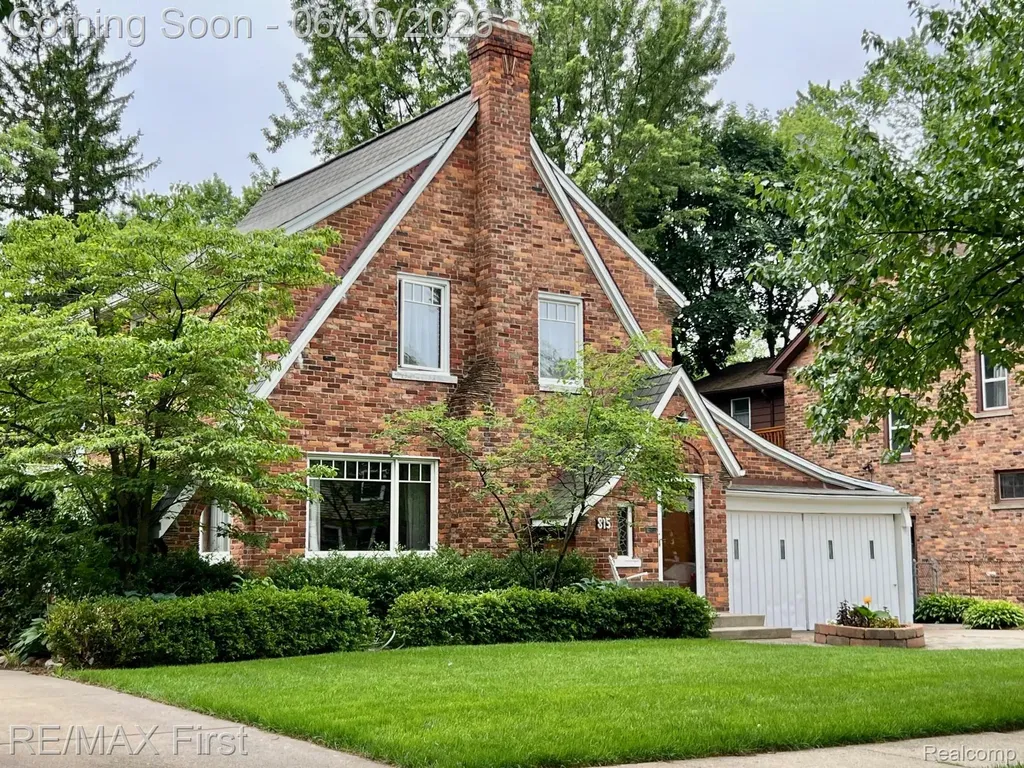 815 Oakridge Ferndale City MI 48220