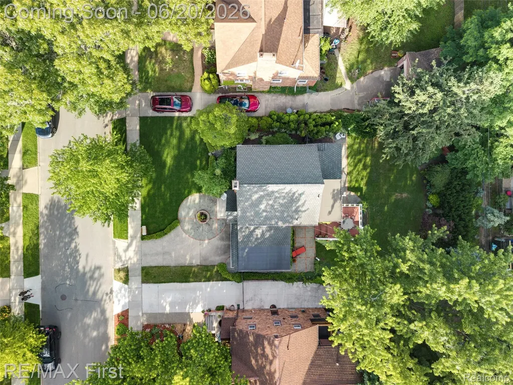 815 Oakridge Ferndale City MI 48220