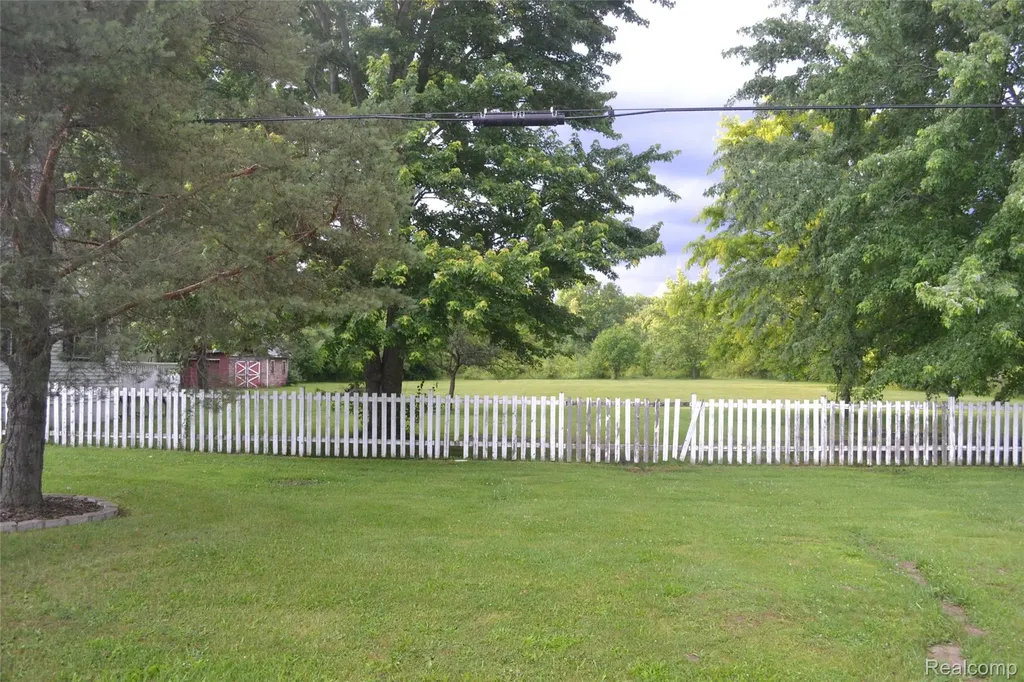 5244 Oleksyn Road Mt. Morris Township MI 48504