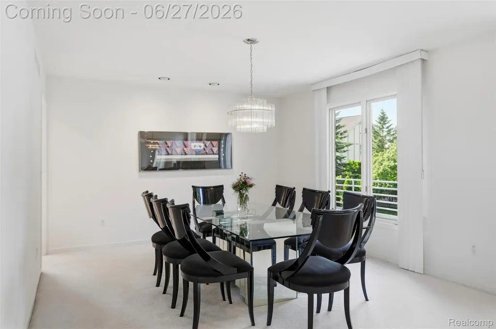 39044 Wilton Court Farmington Hills City MI 48331