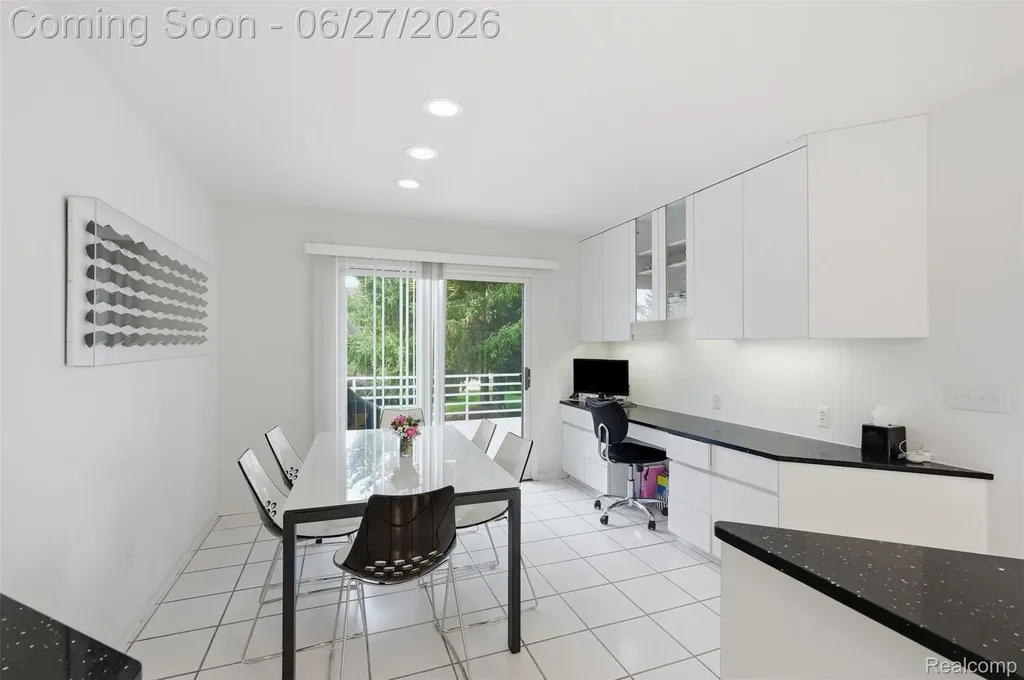 39044 Wilton Court Farmington Hills City MI 48331