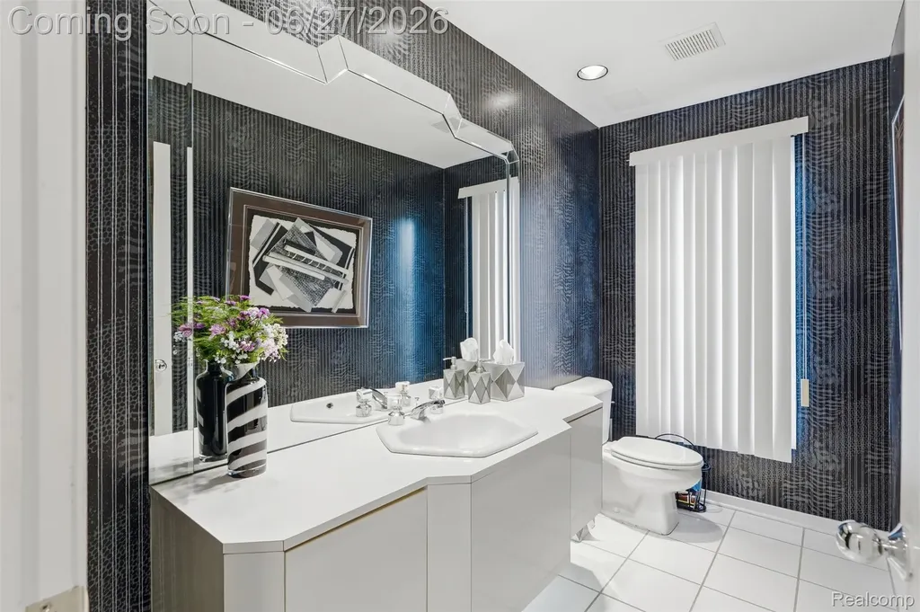 39044 Wilton Court Farmington Hills City MI 48331