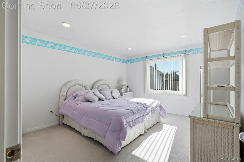 39044 Wilton Court Farmington Hills City MI 48331