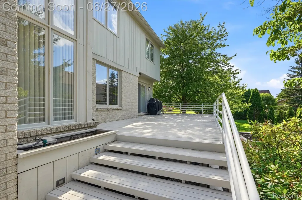 39044 Wilton Court Farmington Hills City MI 48331