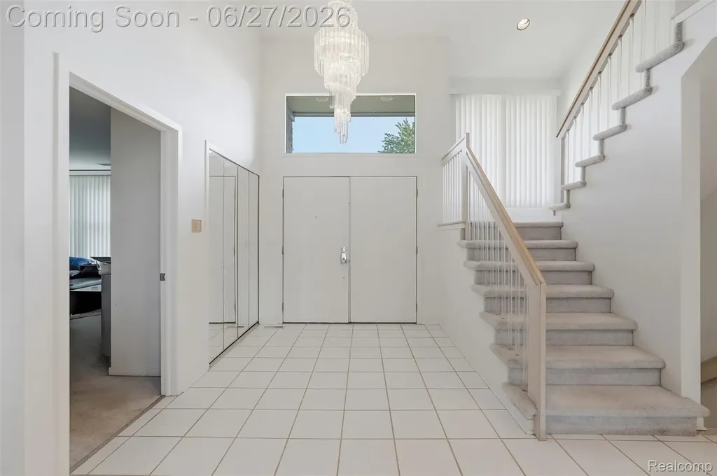 39044 Wilton Court Farmington Hills City MI 48331