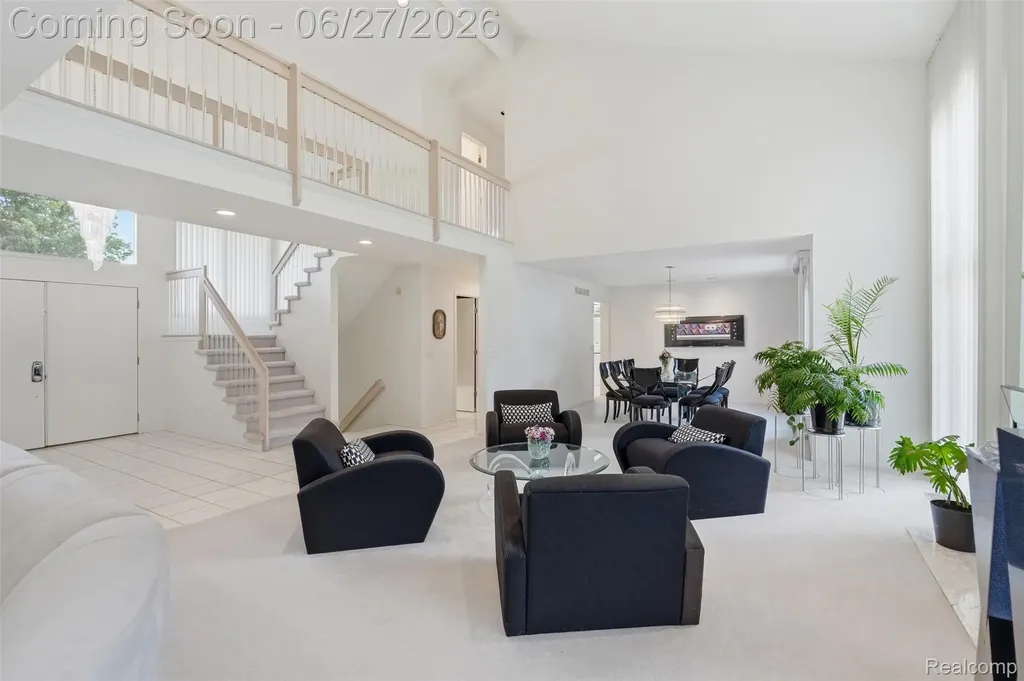 39044 Wilton Court Farmington Hills City MI 48331