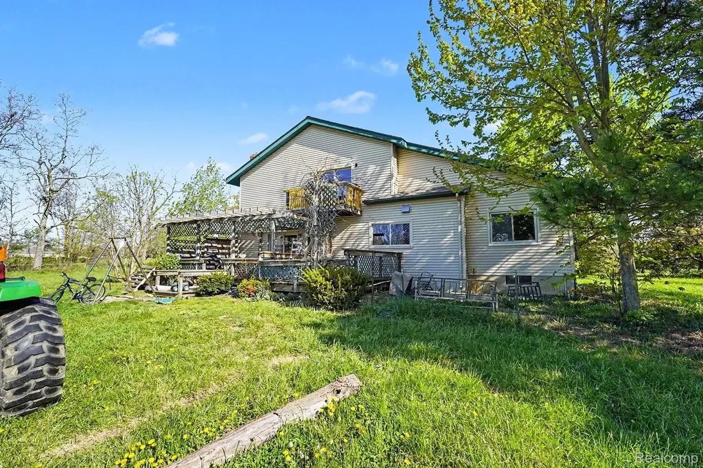 7255 Lahring Road Argentine Township MI 48436