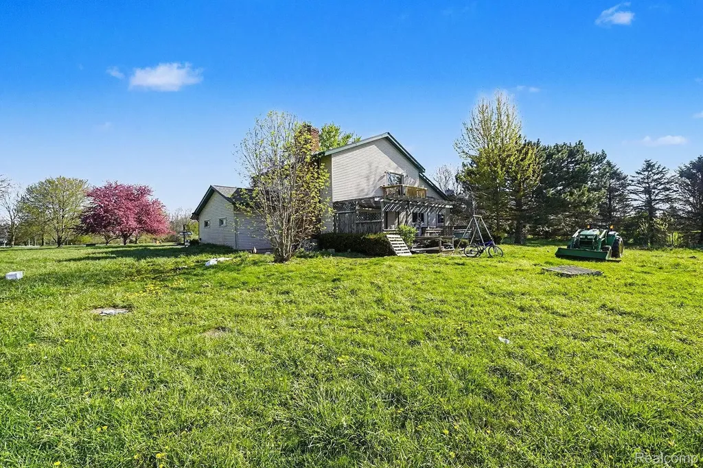 7255 Lahring Road Argentine Township MI 48436
