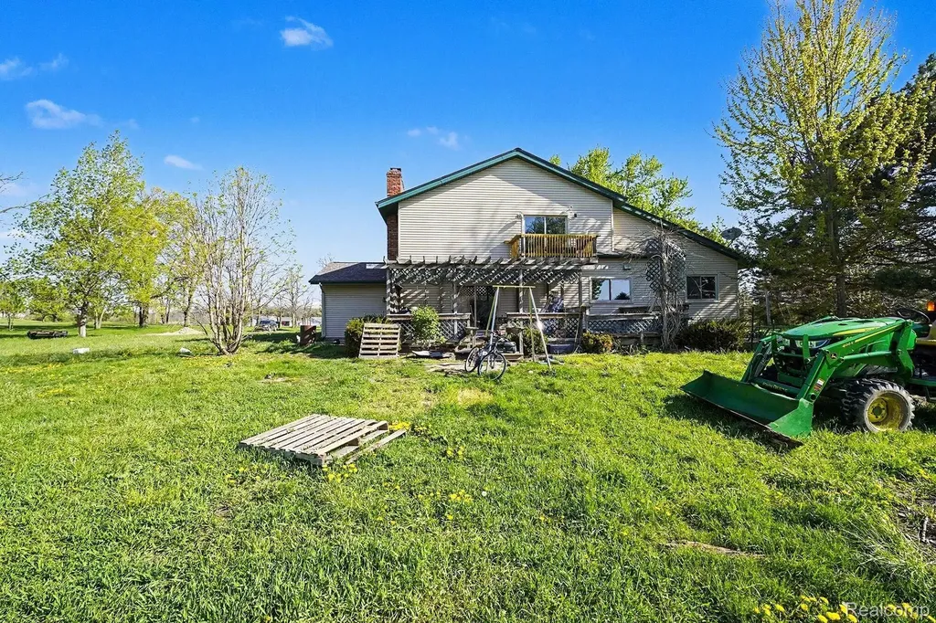 7255 Lahring Road Argentine Township MI 48436