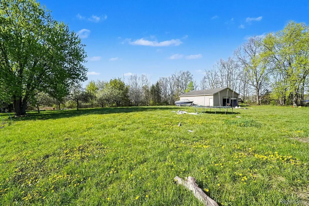 7255 Lahring Road Argentine Township MI 48436