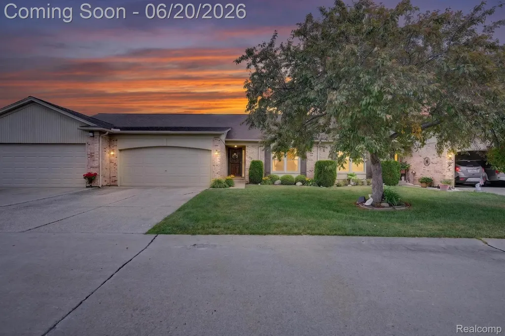 15905 New Bedford Drive Clinton Charter Township MI 48038