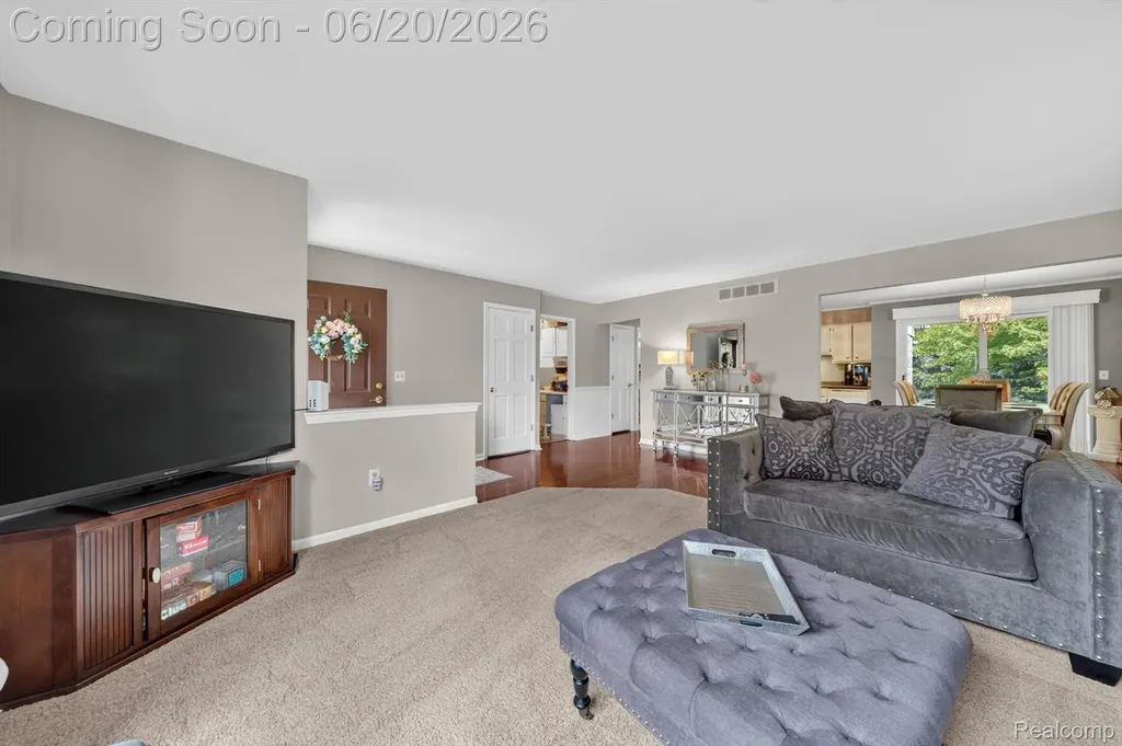 15905 New Bedford Drive Clinton Charter Township MI 48038