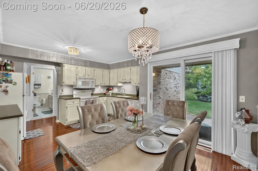 15905 New Bedford Drive Clinton Charter Township MI 48038