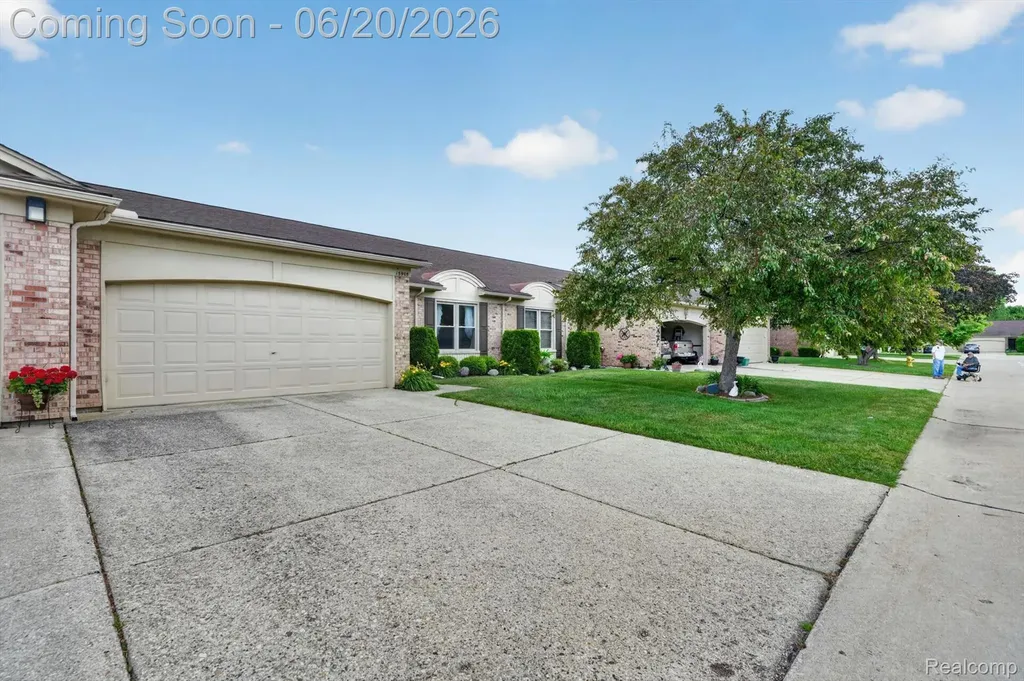 15905 New Bedford Drive Clinton Charter Township MI 48038