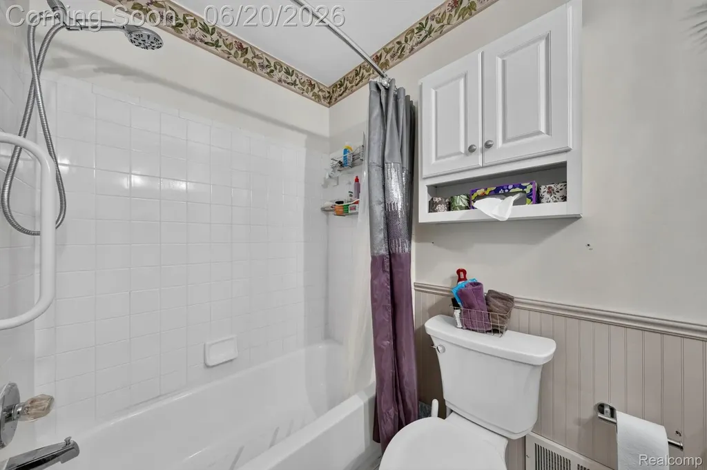 15905 New Bedford Drive Clinton Charter Township MI 48038