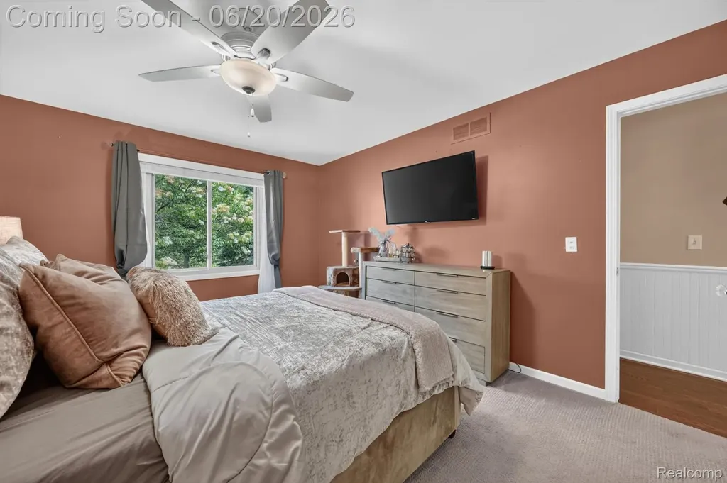 15905 New Bedford Drive Clinton Charter Township MI 48038