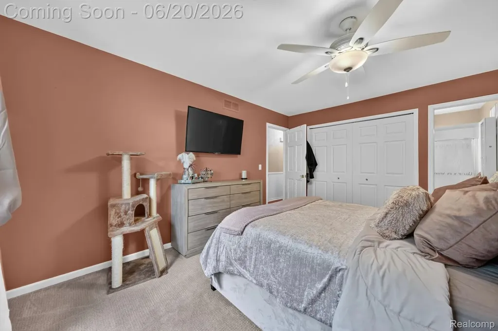 15905 New Bedford Drive Clinton Charter Township MI 48038