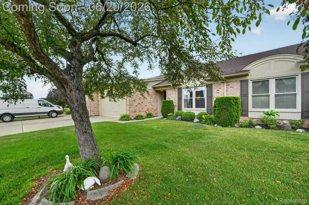 15905 New Bedford Drive Clinton Charter Township MI 48038