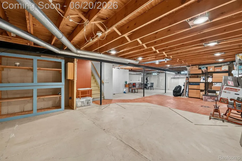 15905 New Bedford Drive Clinton Charter Township MI 48038