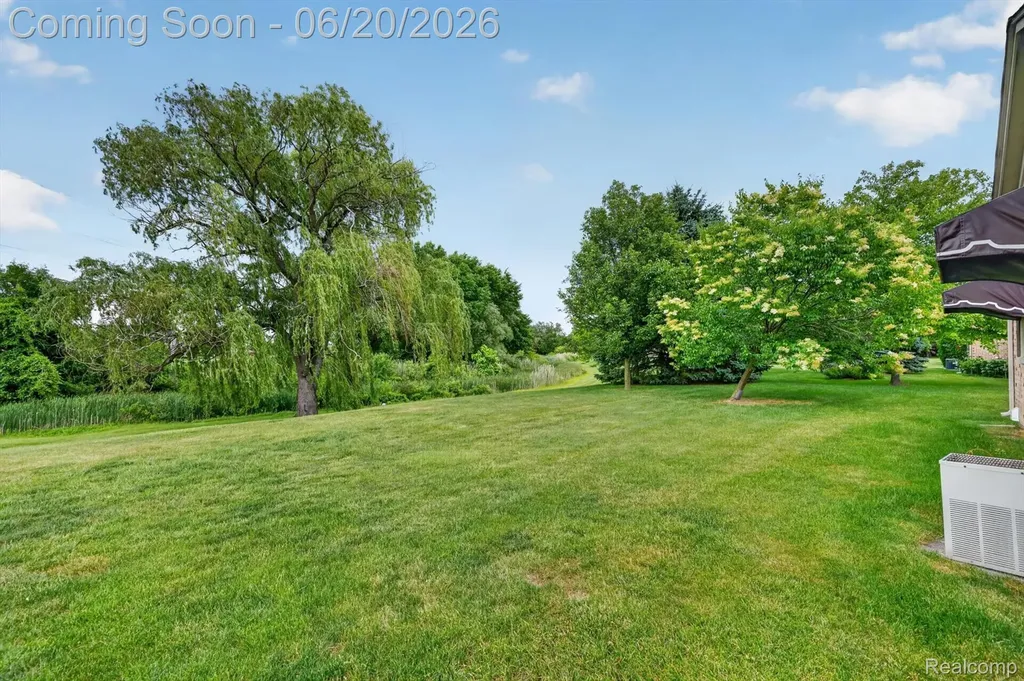 15905 New Bedford Drive Clinton Charter Township MI 48038