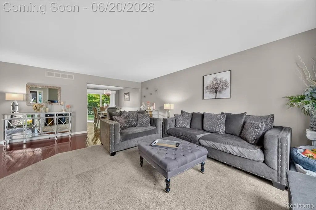 15905 New Bedford Drive Clinton Charter Township MI 48038