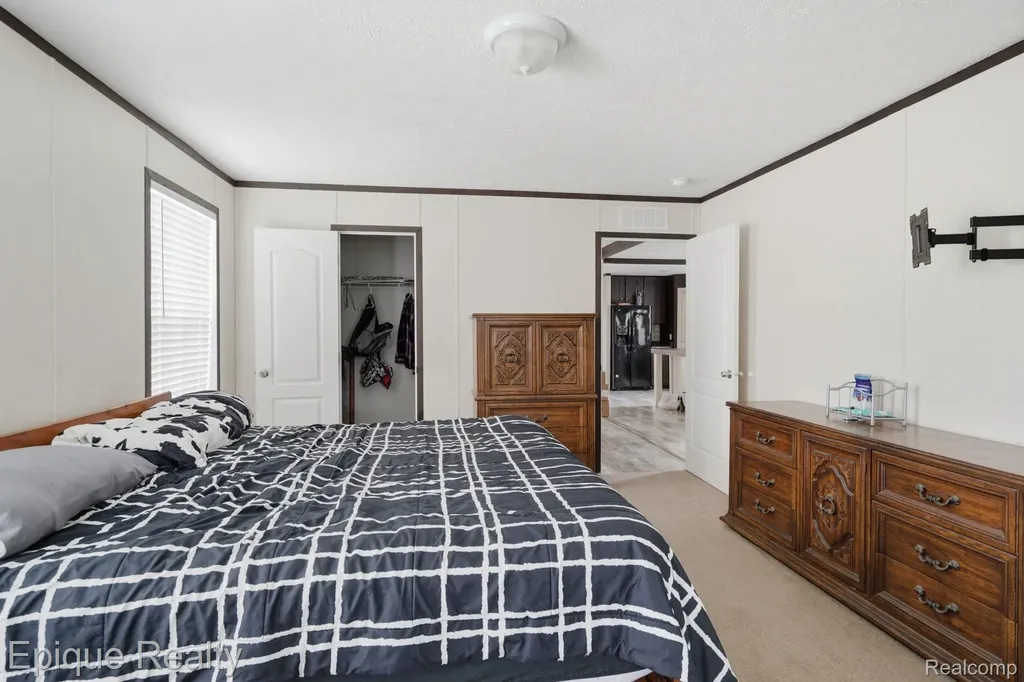 17107 Detroiter Springfield Charter Township MI 48350