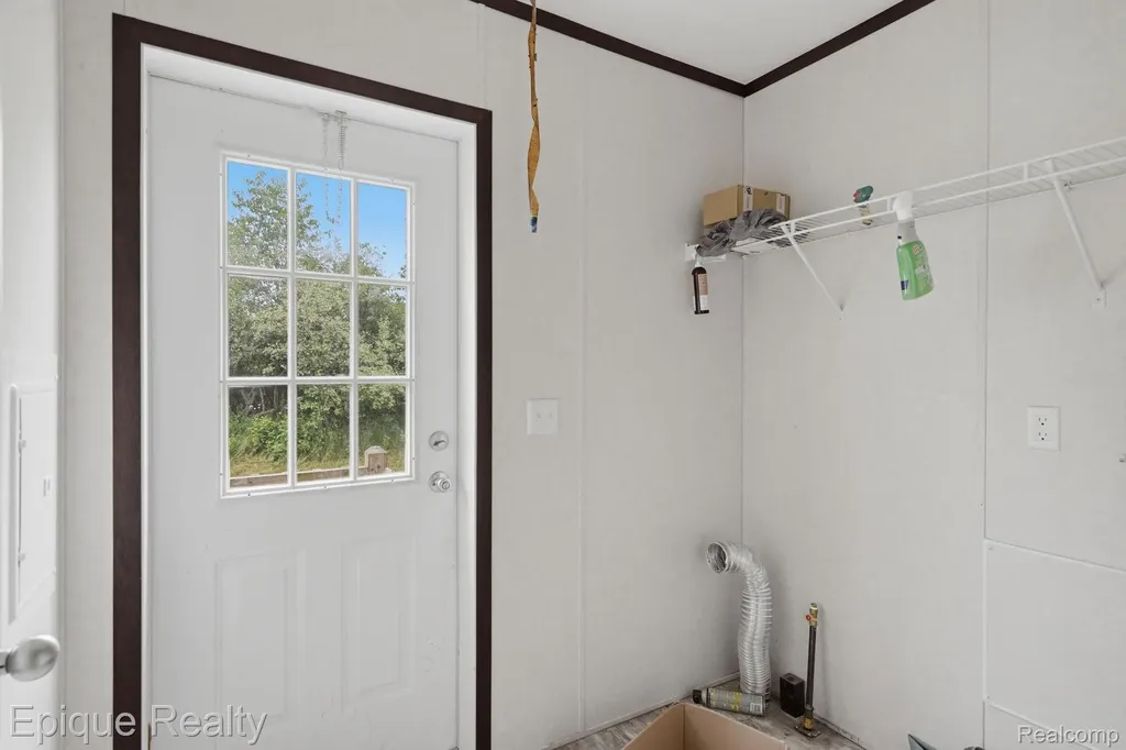 17107 Detroiter Springfield Charter Township MI 48350