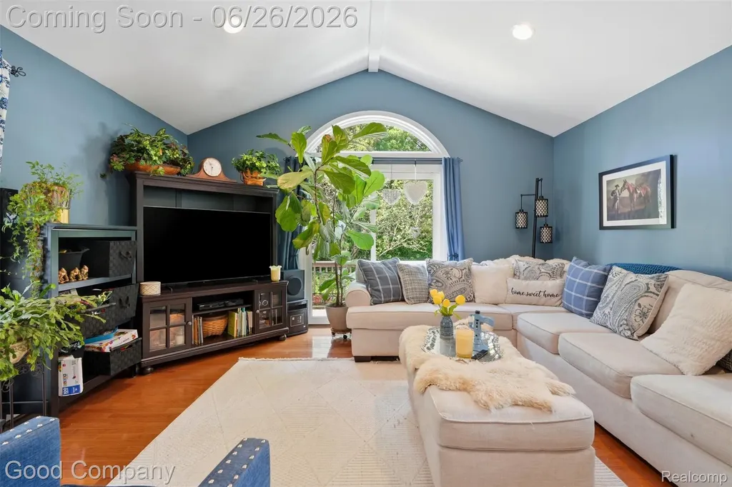 38630 Meeting House Lane Livonia City MI 48154