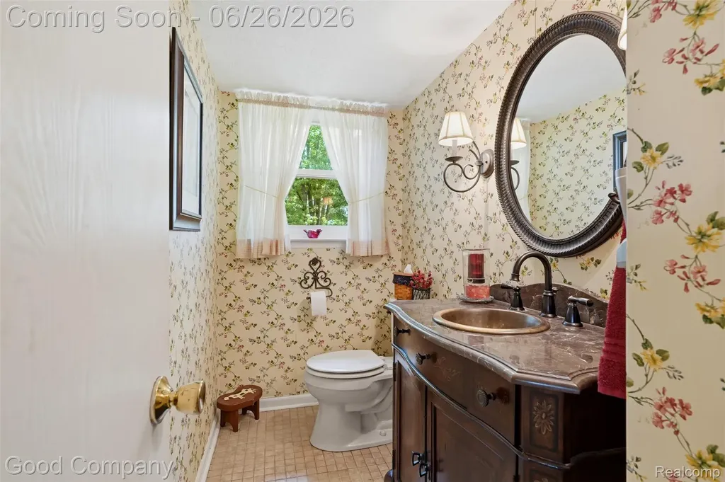 38630 Meeting House Lane Livonia City MI 48154