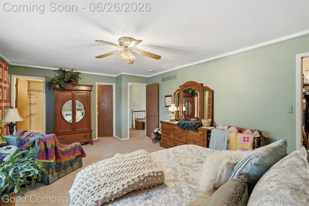 38630 Meeting House Lane Livonia City MI 48154