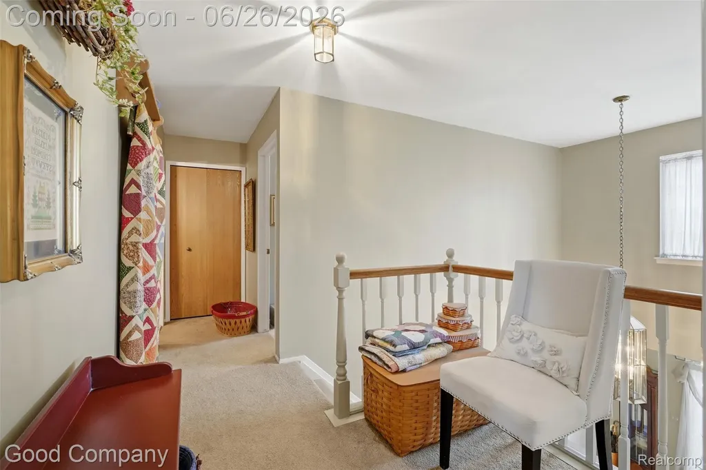 38630 Meeting House Lane Livonia City MI 48154