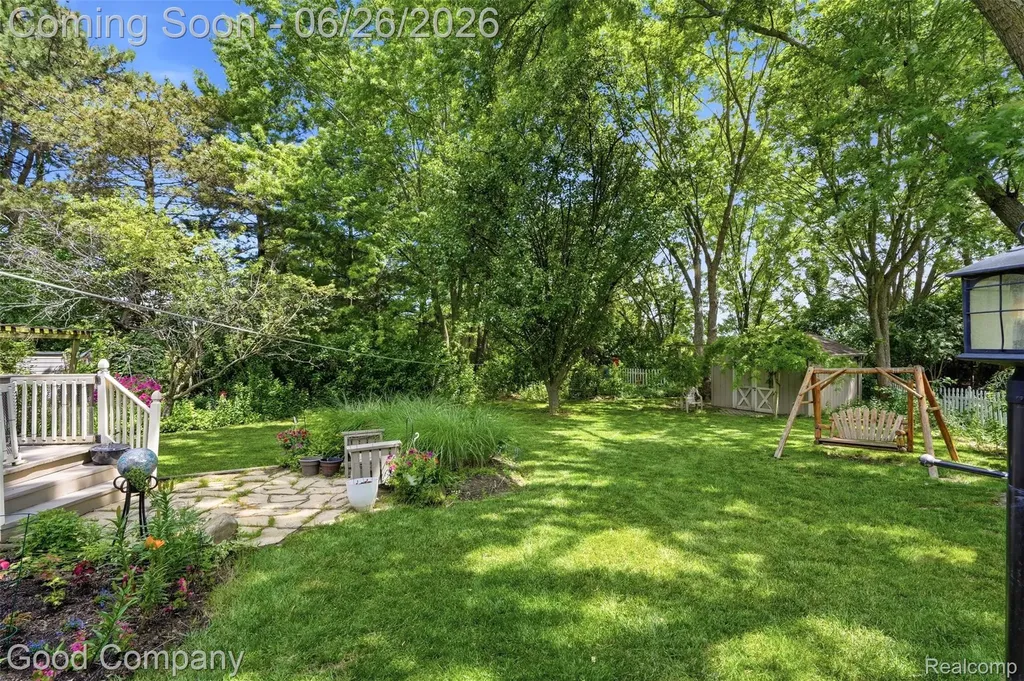 38630 Meeting House Lane Livonia City MI 48154