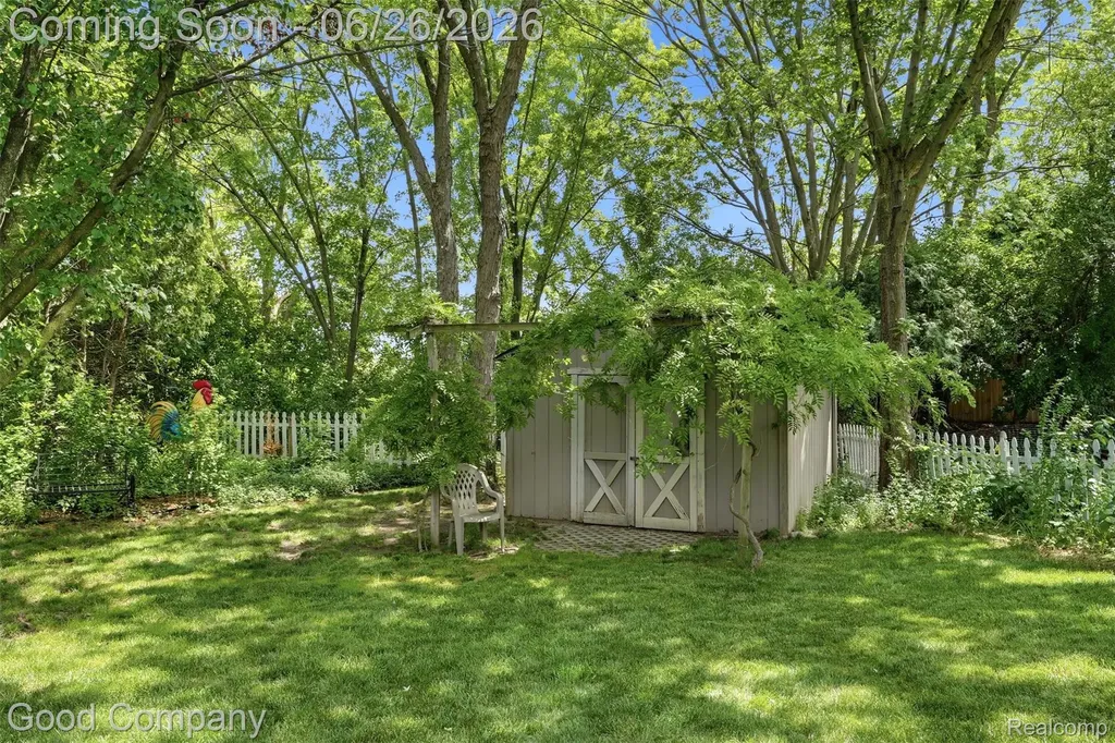 38630 Meeting House Lane Livonia City MI 48154