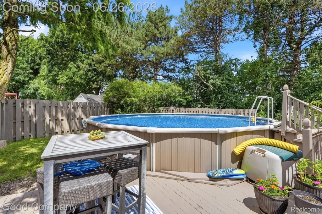 38630 Meeting House Lane Livonia City MI 48154