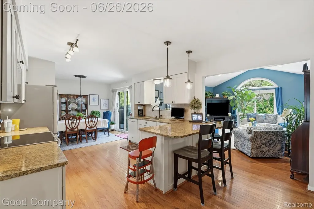 38630 Meeting House Lane Livonia City MI 48154