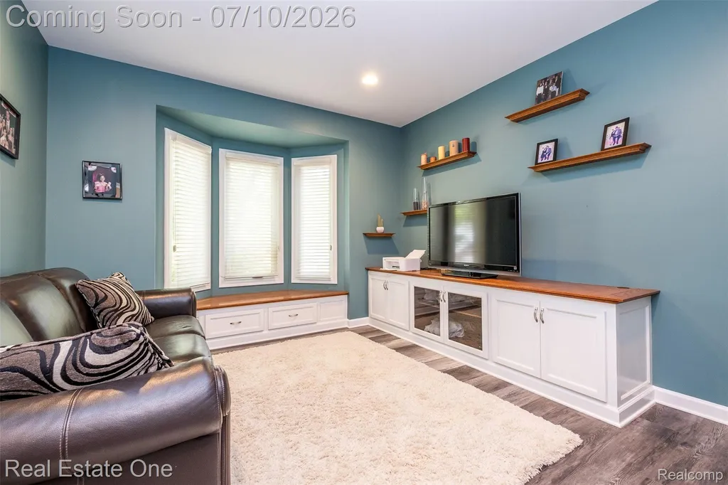 4488 Philip Commerce Charter Township MI 48382
