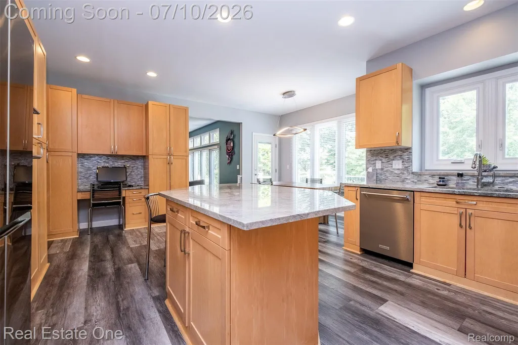4488 Philip Commerce Charter Township MI 48382