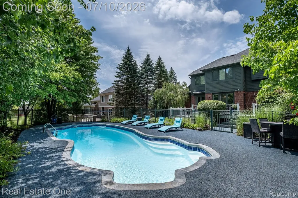 4488 Philip Commerce Charter Township MI 48382