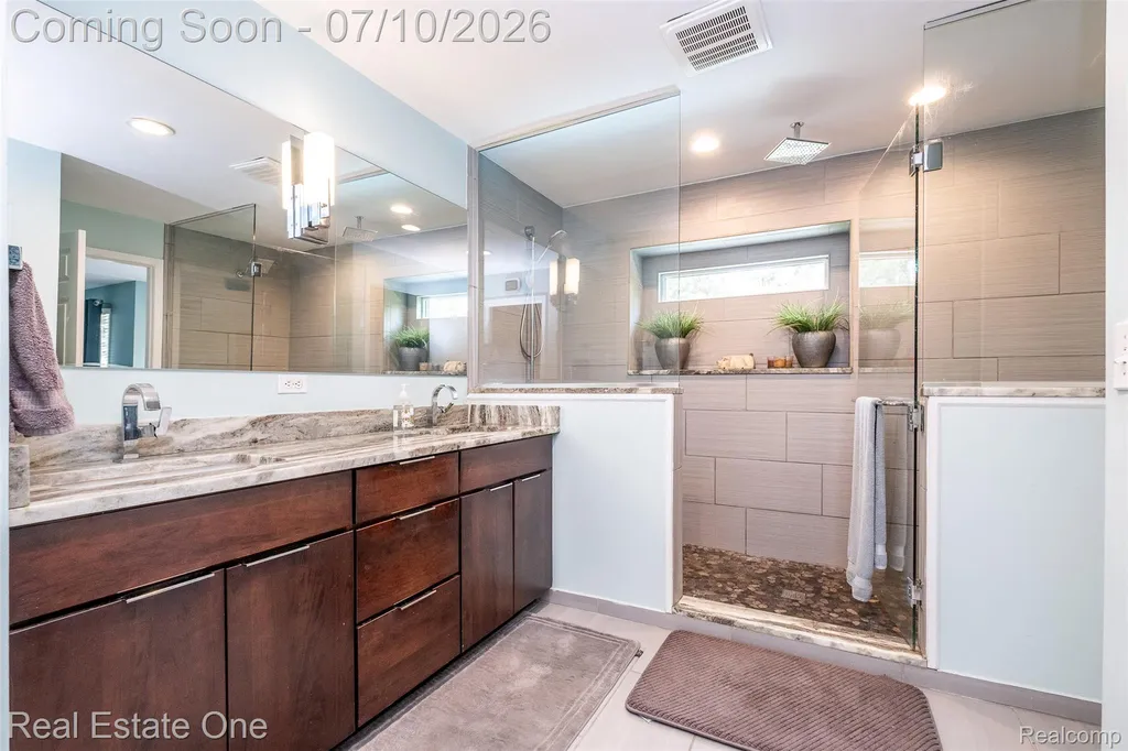 4488 Philip Commerce Charter Township MI 48382