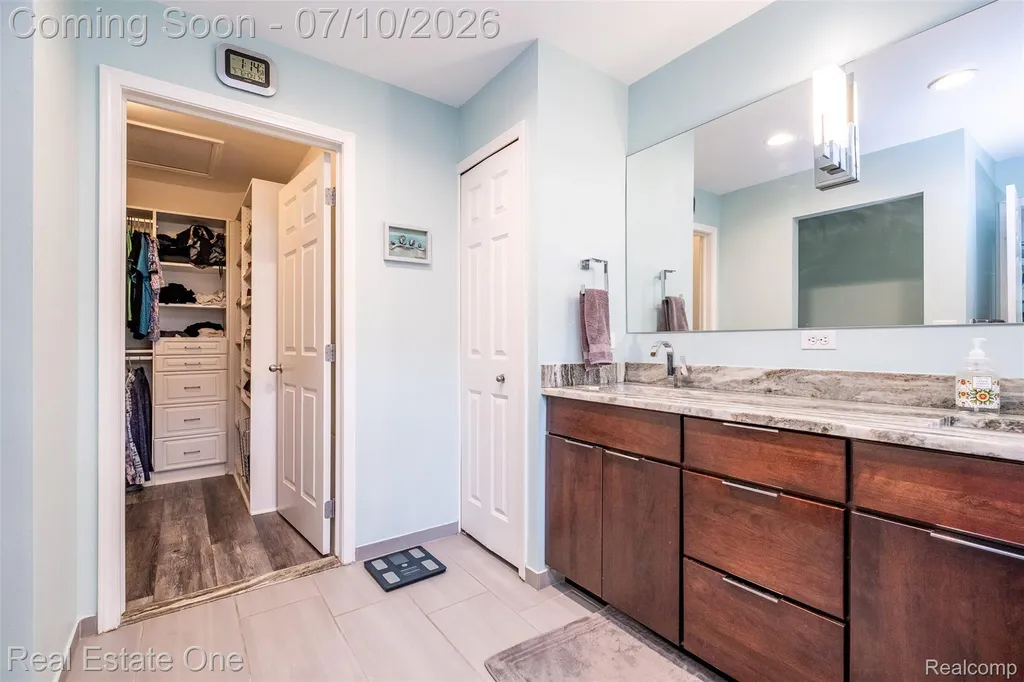 4488 Philip Commerce Charter Township MI 48382