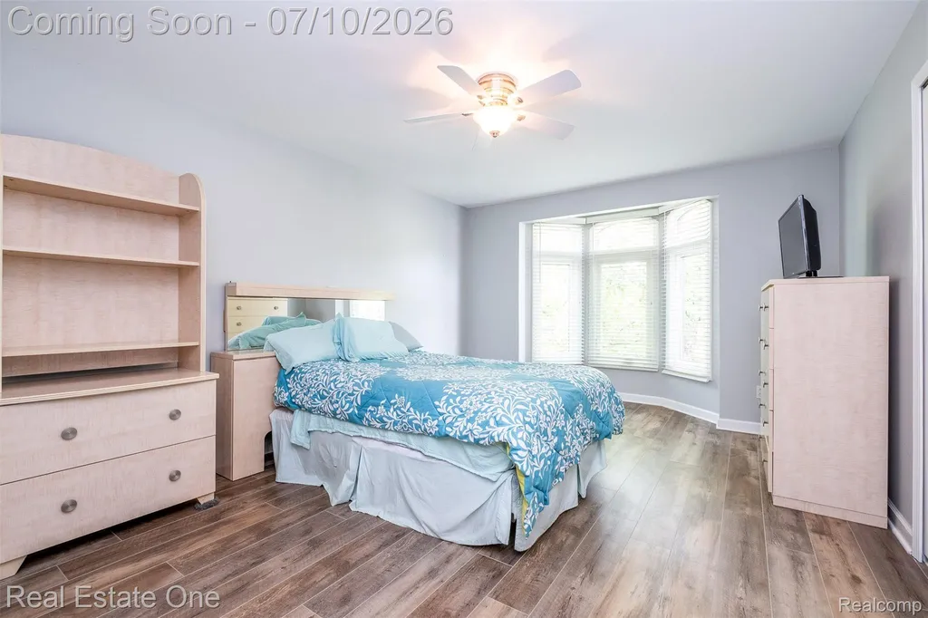 4488 Philip Commerce Charter Township MI 48382