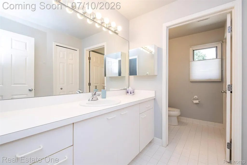 4488 Philip Commerce Charter Township MI 48382