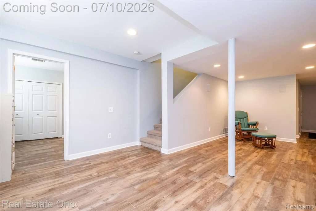 4488 Philip Commerce Charter Township MI 48382