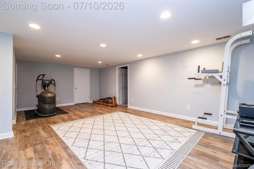4488 Philip Commerce Charter Township MI 48382