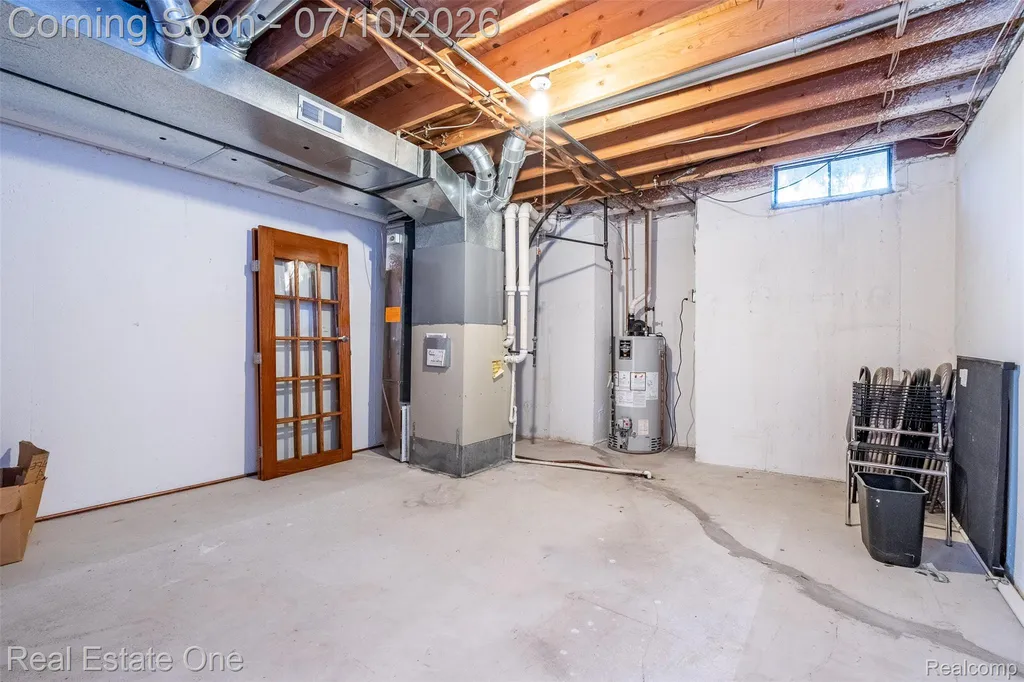 4488 Philip Commerce Charter Township MI 48382