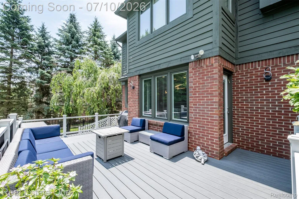 4488 Philip Commerce Charter Township MI 48382