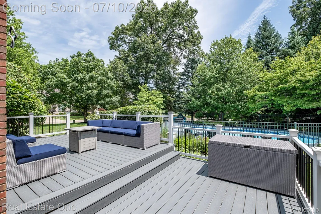 4488 Philip Commerce Charter Township MI 48382