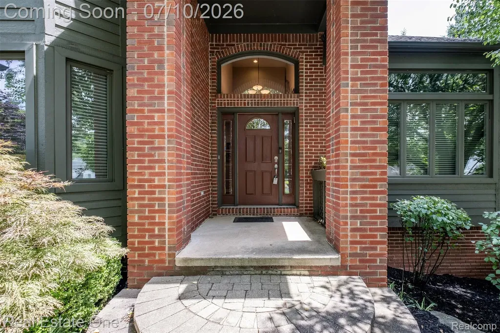 4488 Philip Commerce Charter Township MI 48382