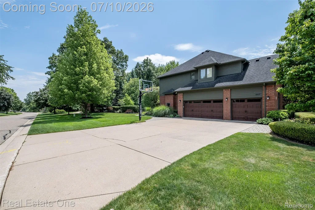 4488 Philip Commerce Charter Township MI 48382
